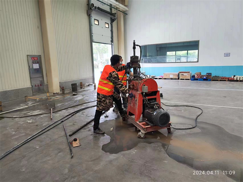 江汉厂房地面下沉塌陷注浆加固施工